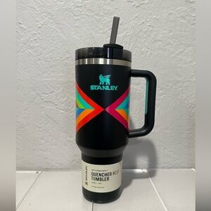 Stanley Quencher H2.O FlowState 40oz Hyper Geo BRAND NEW!